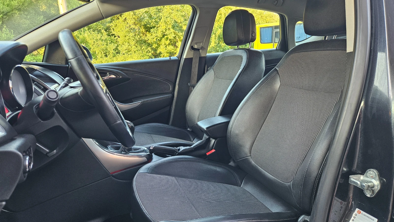 Opel Astra 1.7 CRDI SEDAN/KLIMATRON/KOJA/COSMO, снимка 11 - Автомобили и джипове - 55593014