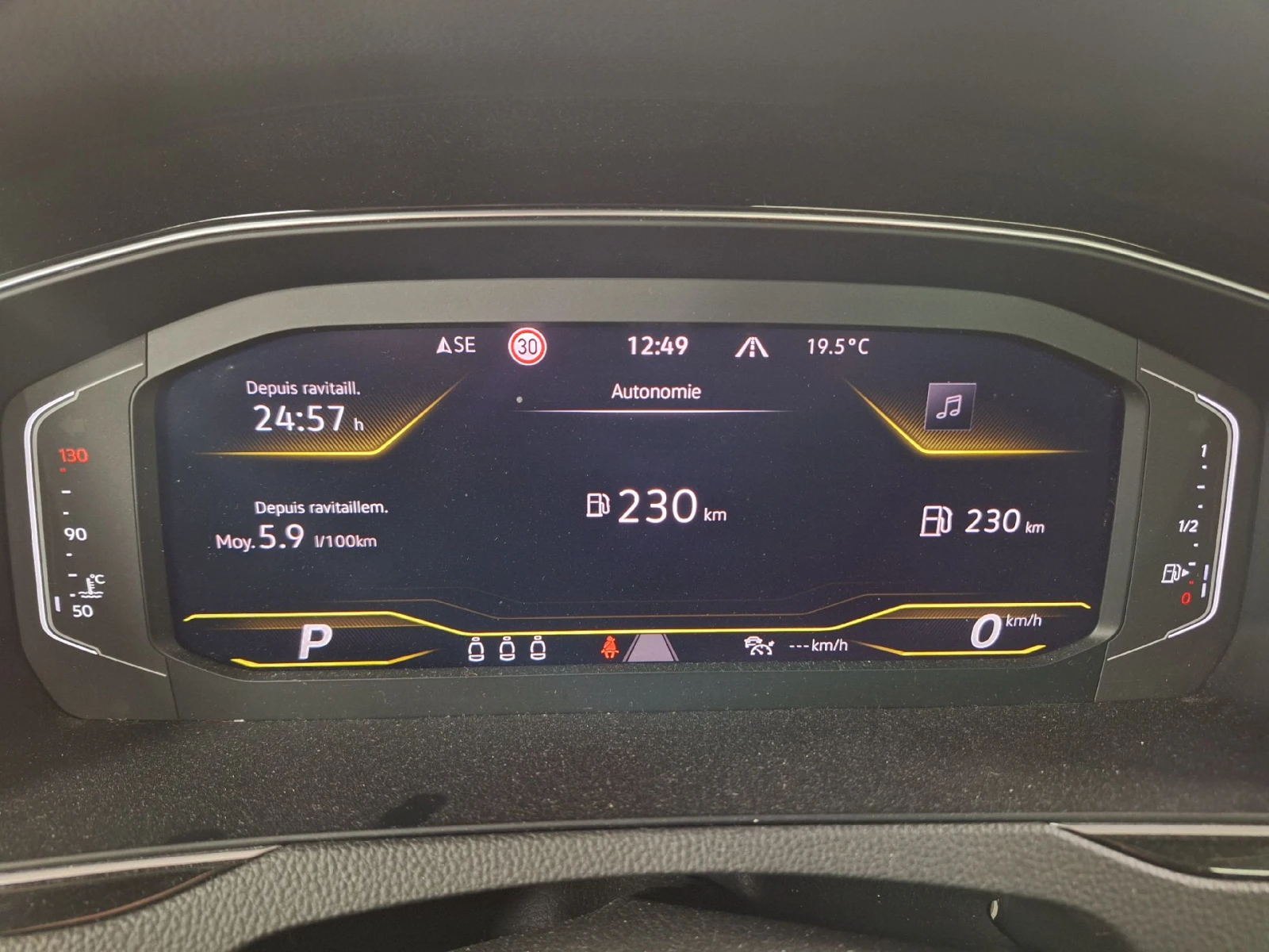 VW Passat Panorama Navi Auto, снимка 10 - Автомобили и джипове - 56354483