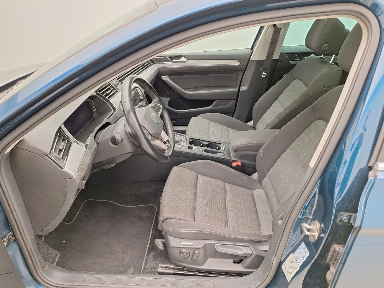 VW Passat Panorama Navi Auto, снимка 7 - Автомобили и джипове - 56354483