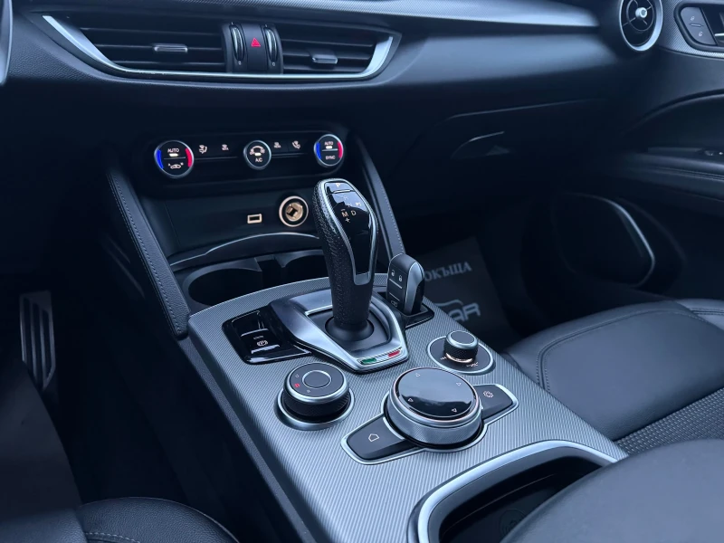 Alfa Romeo Stelvio 2.2D-Q4-SPRINT-KEYLESS-DISTRONIC-BLIND SPOT-CAMERA, снимка 14 - Автомобили и джипове - 53304360