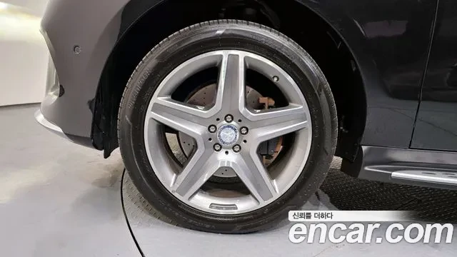 Mercedes-Benz GLE 350 4MATIC, снимка 14 - Автомобили и джипове - 53965923