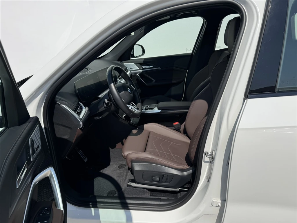 BMW X1 sDrive20i - изображение 8