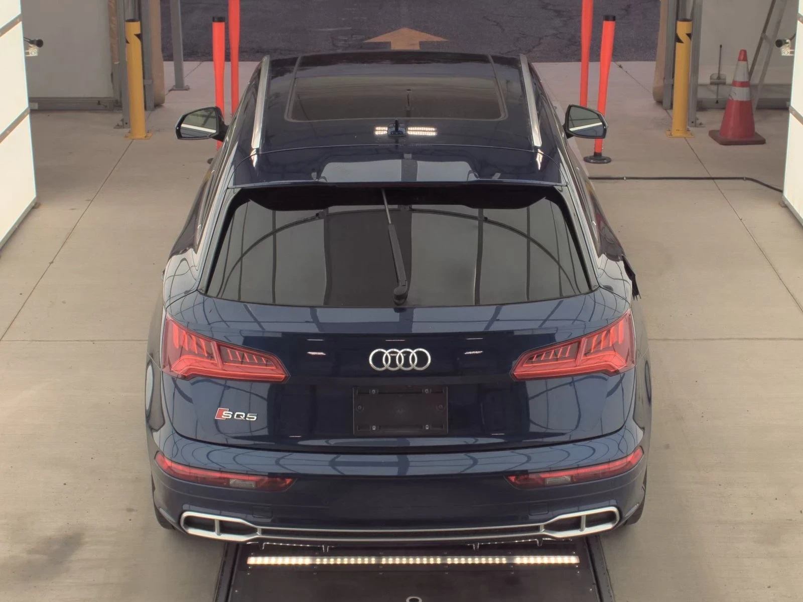 Audi Q8 Prestige* S-line* B&O* Камера* Пано* Подгрев - изображение 5