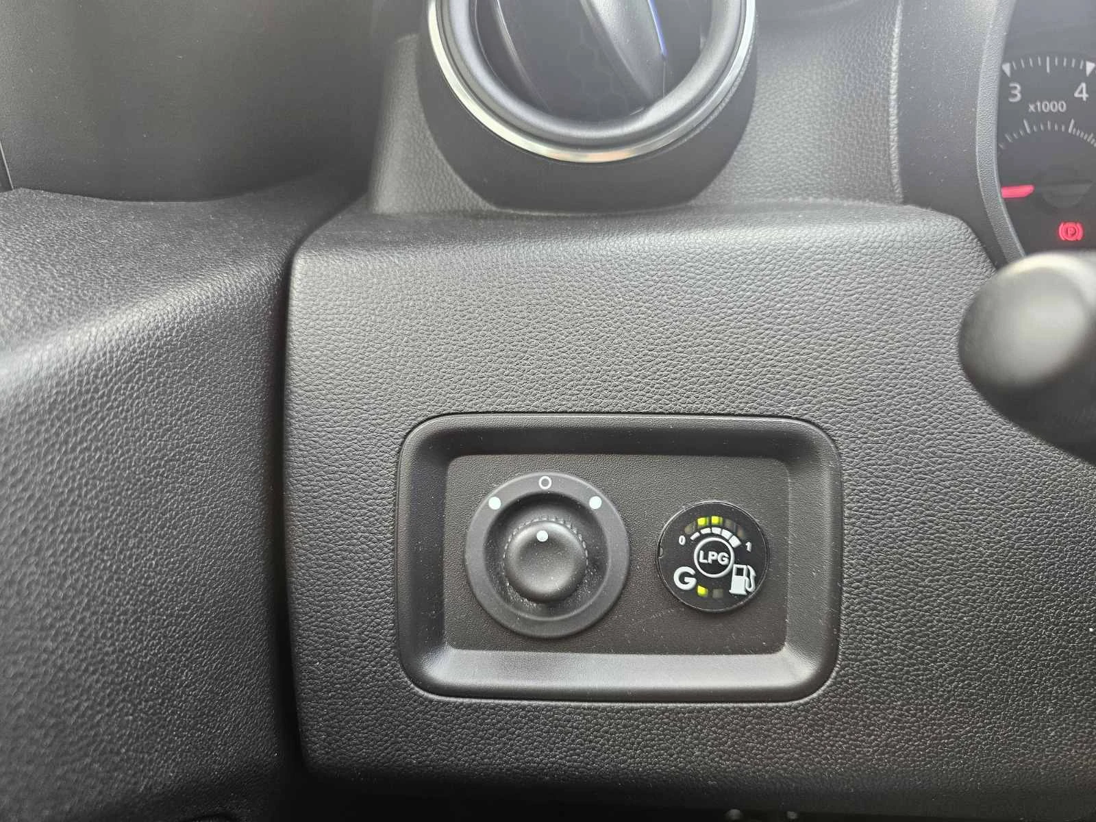 Dacia Duster 1.0 TCe 90 Stop&Start LPG - изображение 10