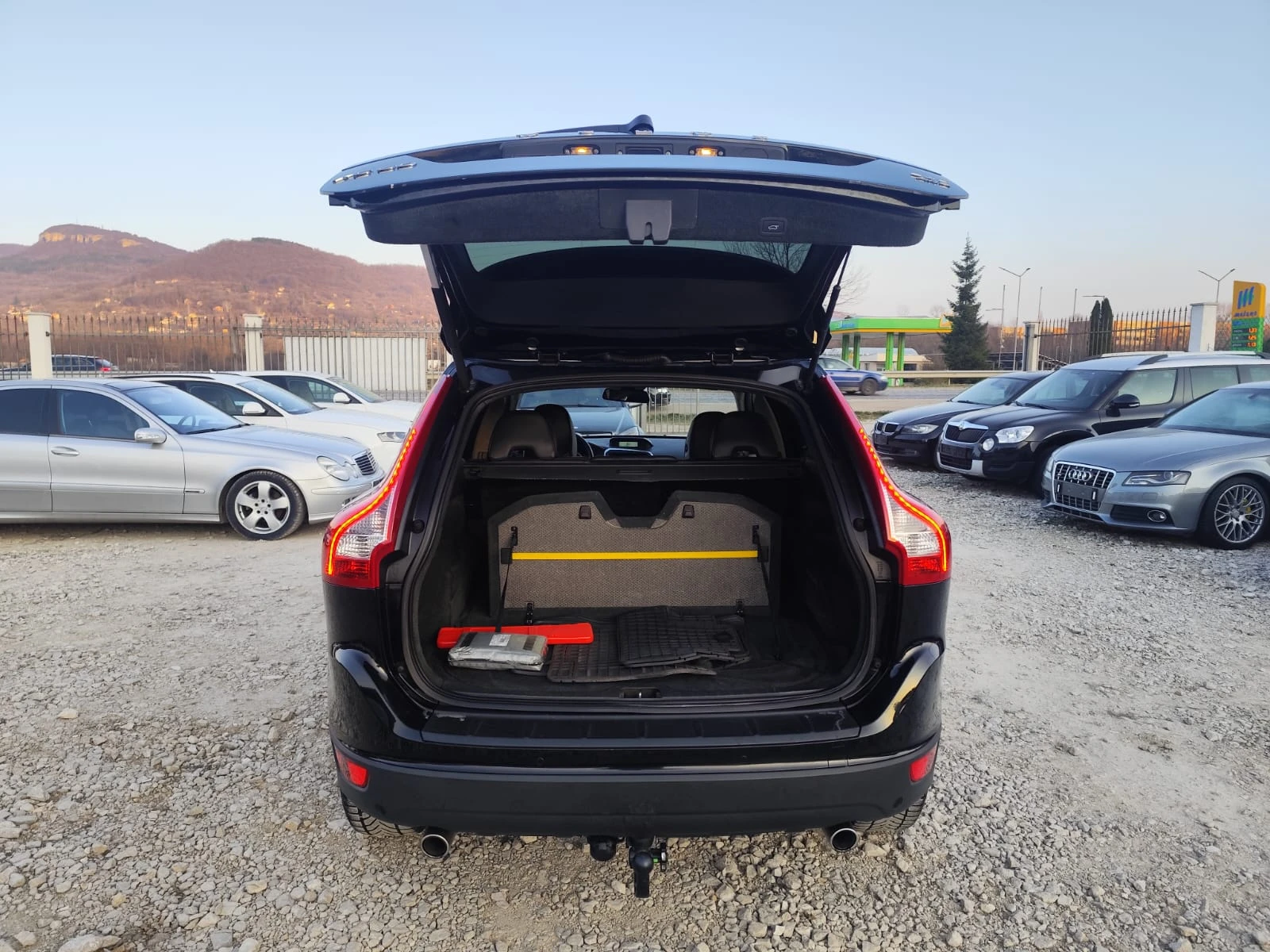 Volvo XC60 2.4 дизел 4х4 - изображение 7