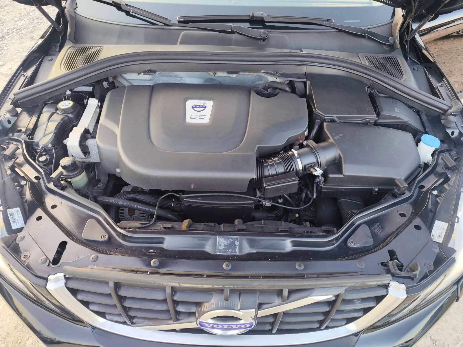 Volvo XC60 2.4 дизел 4х4, снимка 15 - Автомобили и джипове - 53743725