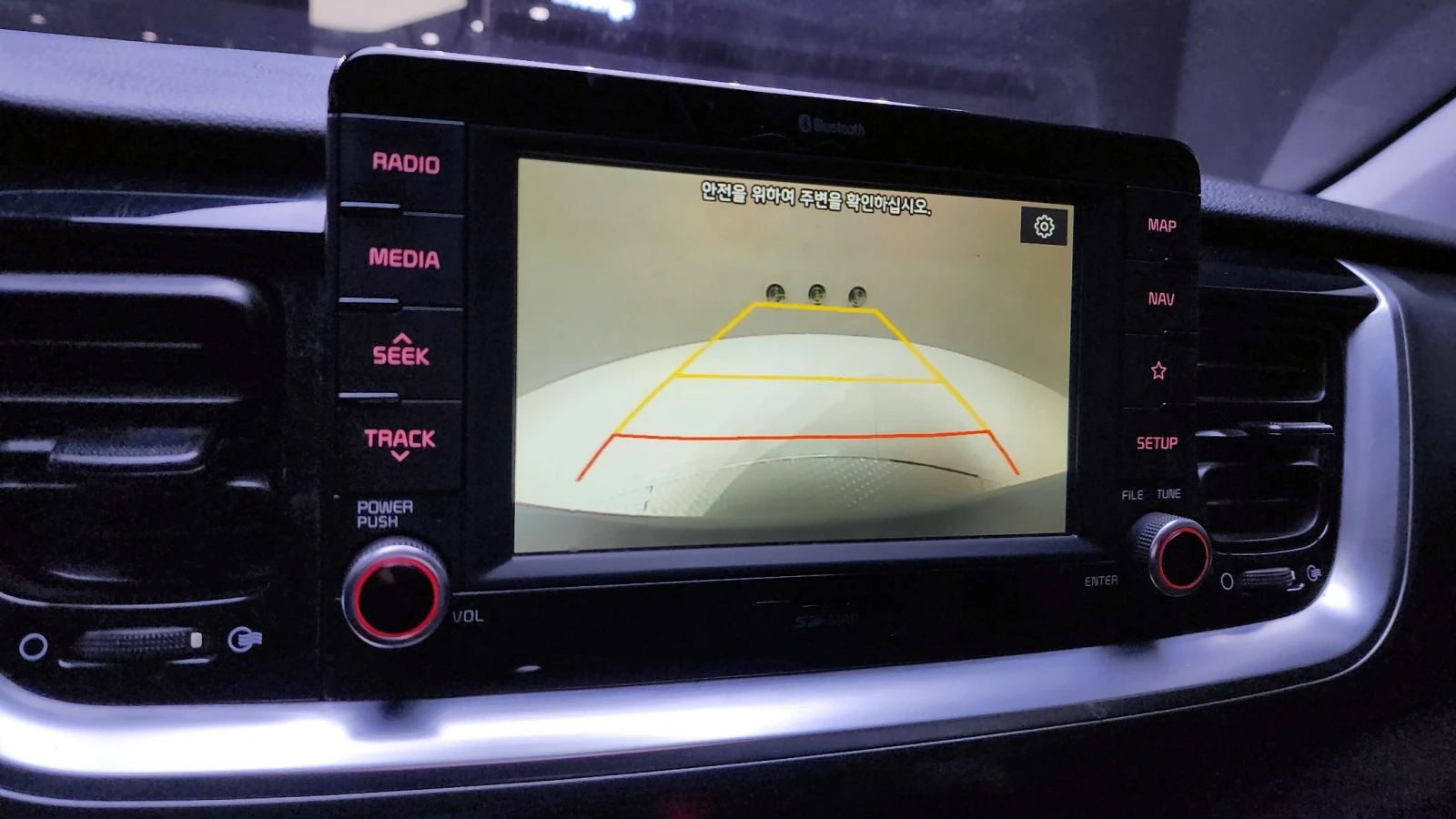 Kia Stonic 1.6 Prestige autogeorge.com, снимка 14 - Автомобили и джипове - 54136433