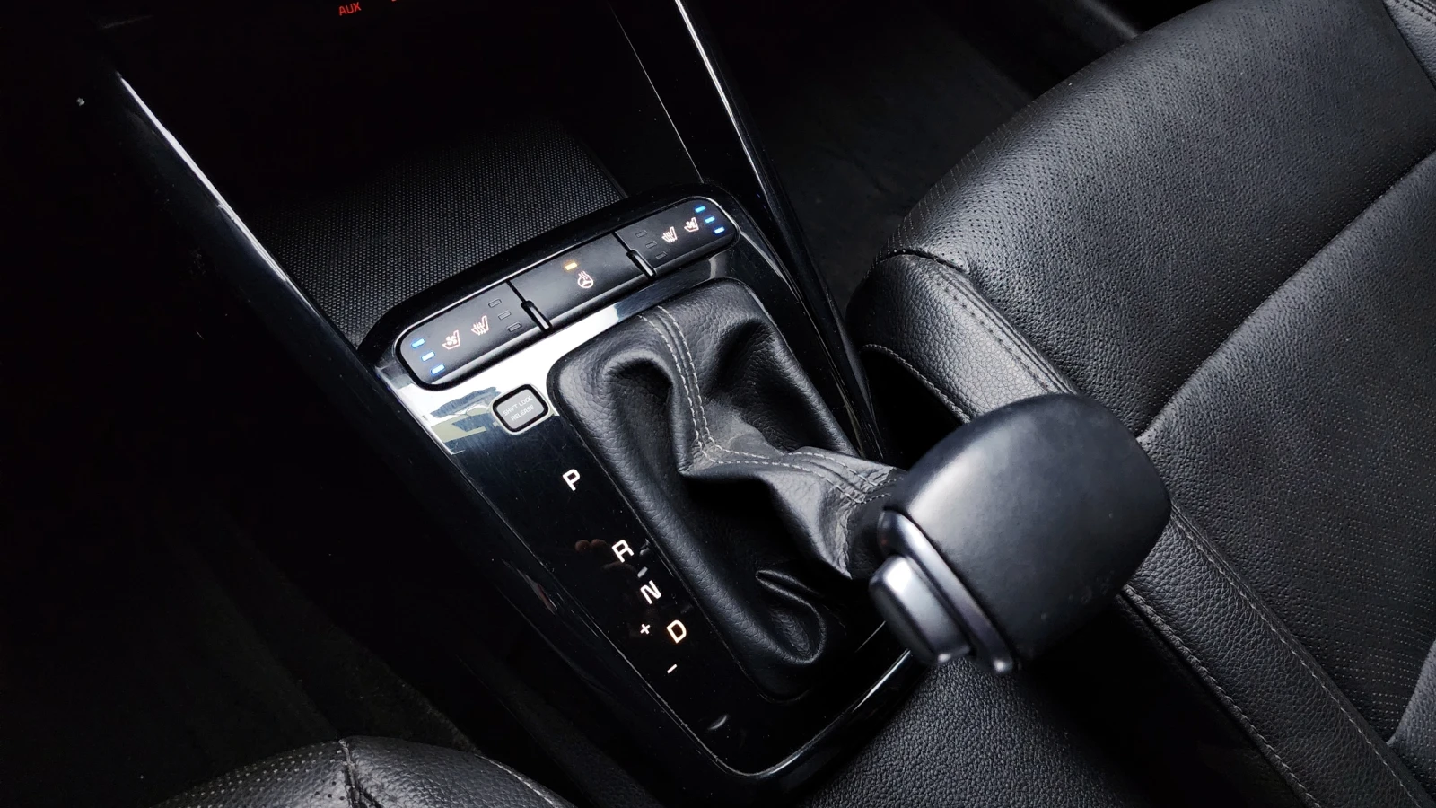 Kia Stonic 1.6 Prestige autogeorge.com, снимка 8 - Автомобили и джипове - 54136433