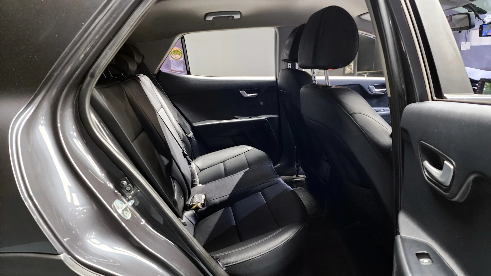 Kia Stonic 1.6 Prestige autogeorge.com, снимка 12 - Автомобили и джипове - 54136433