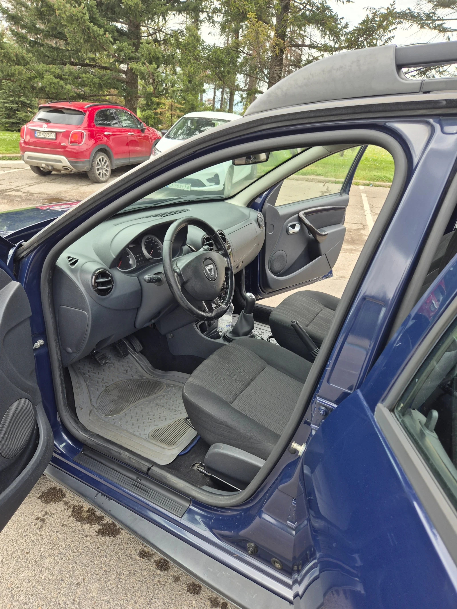Dacia Duster 1.6 фабрична газ. , снимка 7 - Автомобили и джипове - 55270221