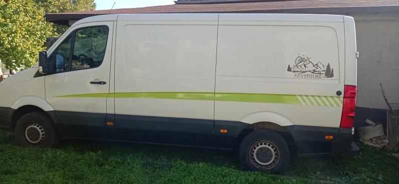 VW Crafter Товарен , снимка 2 - Бусове и автобуси - 47716902