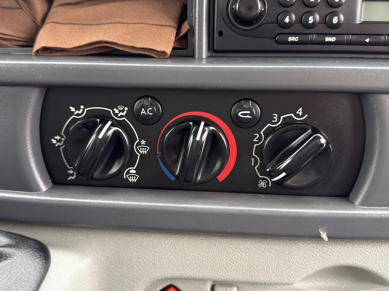 Renault Master 2.5 dci 120кс - изображение 8