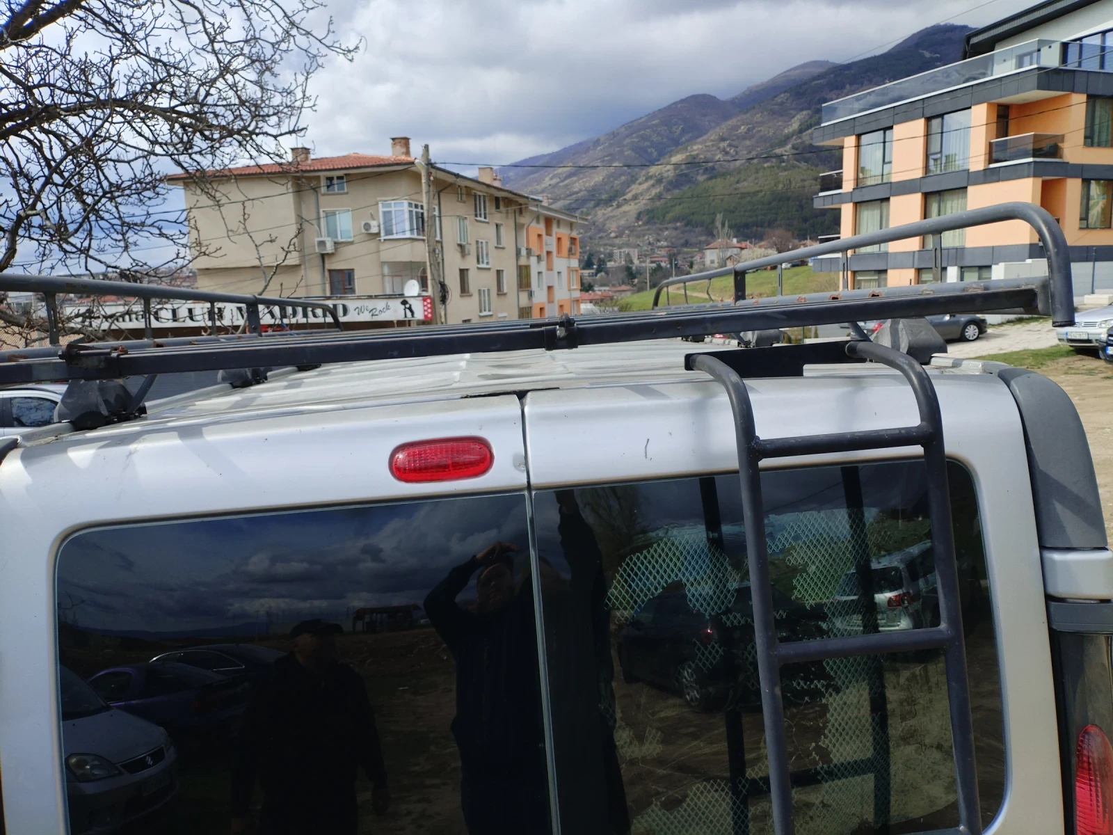 Opel Vivaro 1.9 DTI 101hp Клима 2 странични врати Багажник , снимка 12 - Бусове и автобуси - 54043253