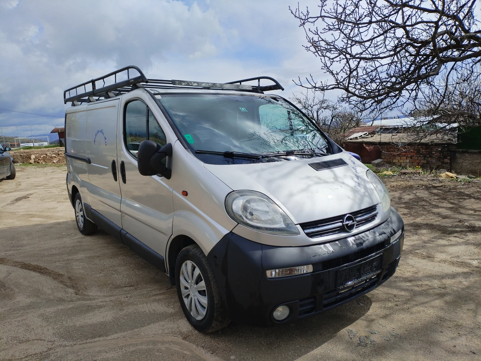 Opel Vivaro 1.9 DTI 101hp Клима 2 странични врати Багажник , снимка 14 - Бусове и автобуси - 54043253