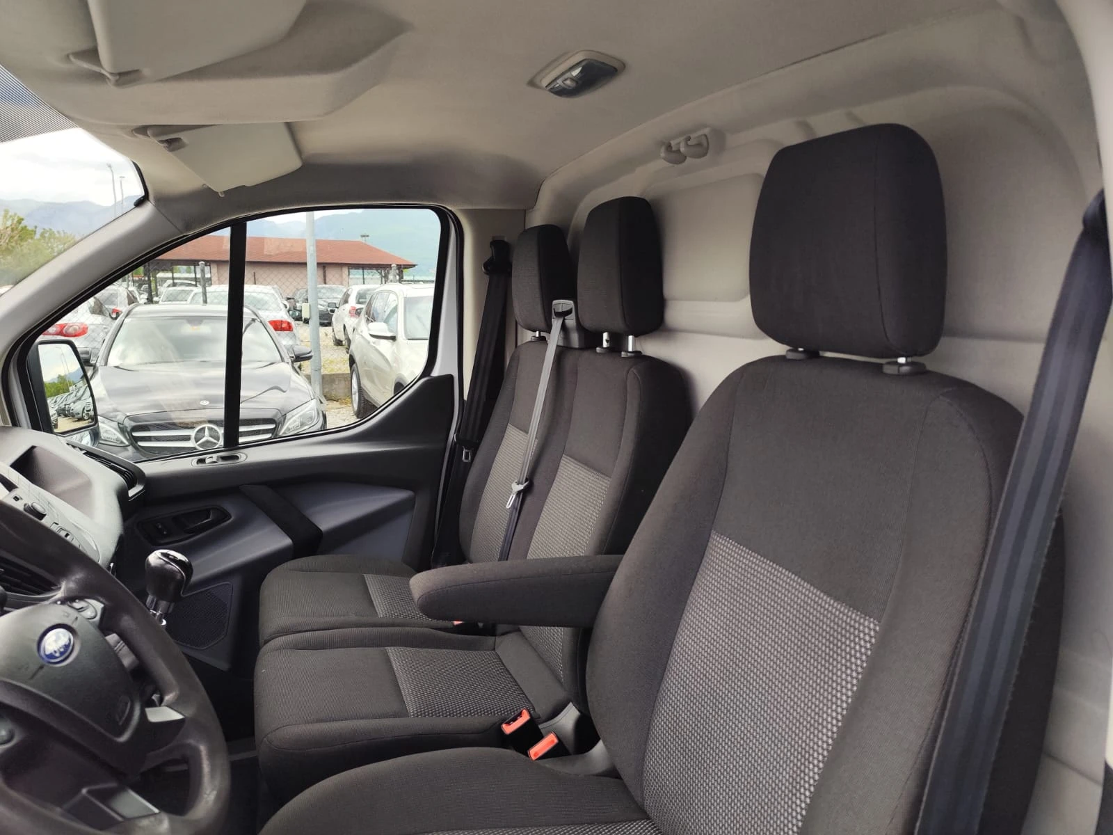 Ford Transit Custom 2.2 дизел 84000 реални километра, снимка 15 - Бусове и автобуси - 54427392
