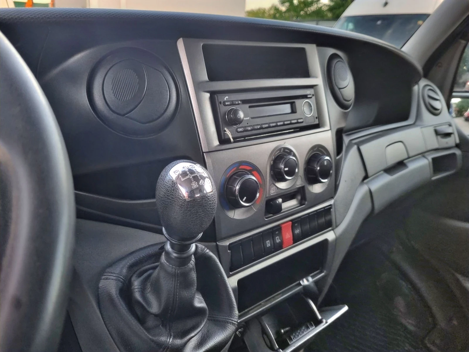 Iveco 35c15 Тристранен самосвал, снимка 10 - Бусове и автобуси - 55066614