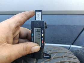 Гуми Зимни 235/55R17, снимка 5