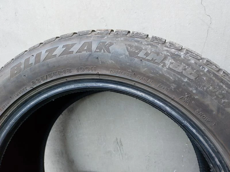 Гуми Зимни 235/55R18, снимка 6 - Гуми и джанти - 35789453