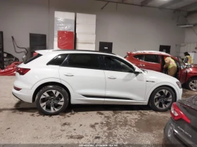 Audi E-Tron Premium Quattro, снимка 11