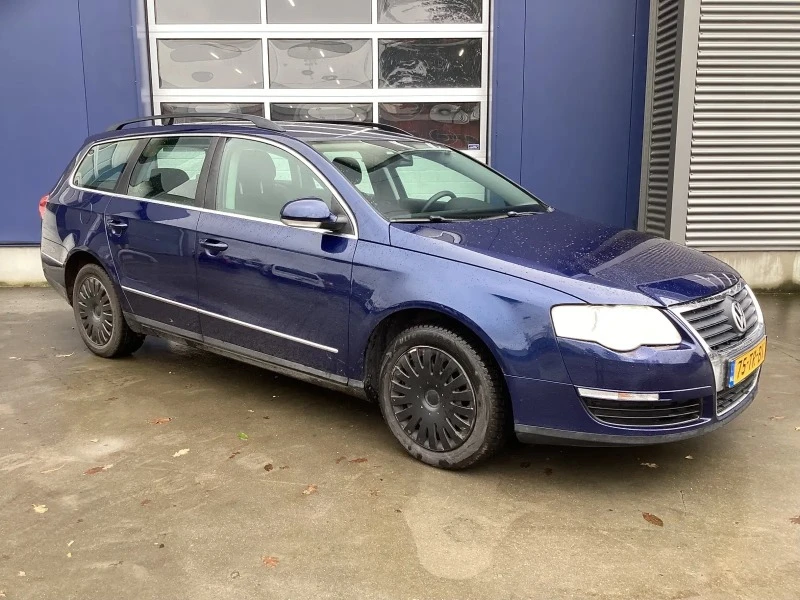 VW Passat B6, снимка 2 - Автомобили и джипове - 47186224