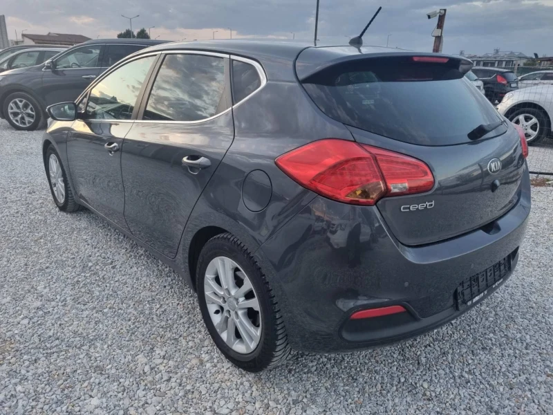 Kia Ceed 1.6CRDI Като нова, снимка 5 - Автомобили и джипове - 47613224