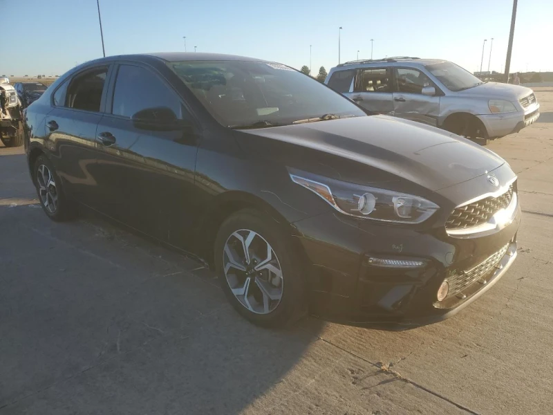 Kia Forte FE, снимка 4 - Автомобили и джипове - 48629328