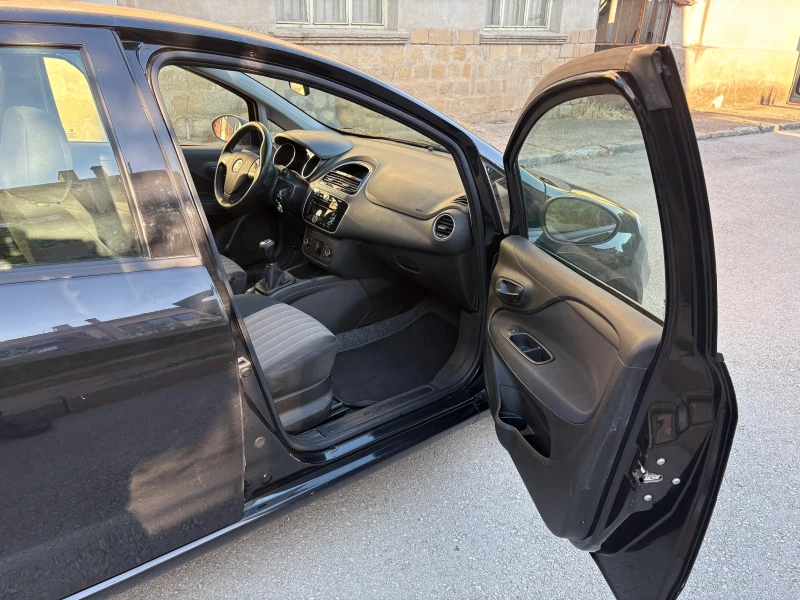 Fiat Punto 1.3 Multijet, снимка 11 - Автомобили и джипове - 52828683
