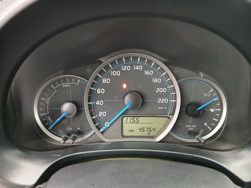 Toyota Yaris АВТОМАТИК ХИБРИД 45К КМ, снимка 10 - Автомобили и джипове - 52927997