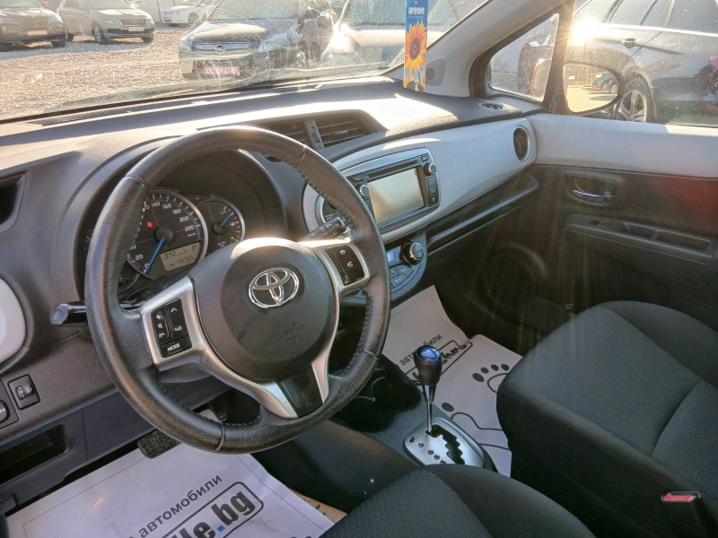 Toyota Yaris АВТОМАТИК ХИБРИД 45К КМ, снимка 8 - Автомобили и джипове - 52927997