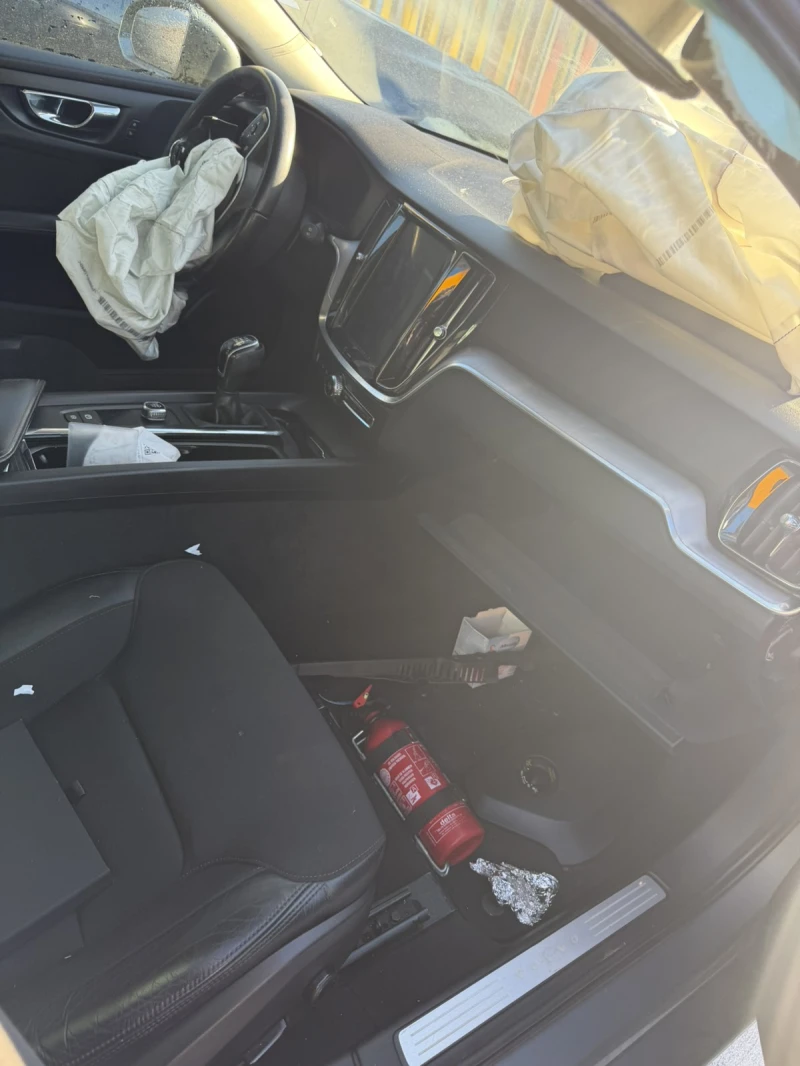 Volvo V60 2.0D 150HP, снимка 6 - Автомобили и джипове - 52933448