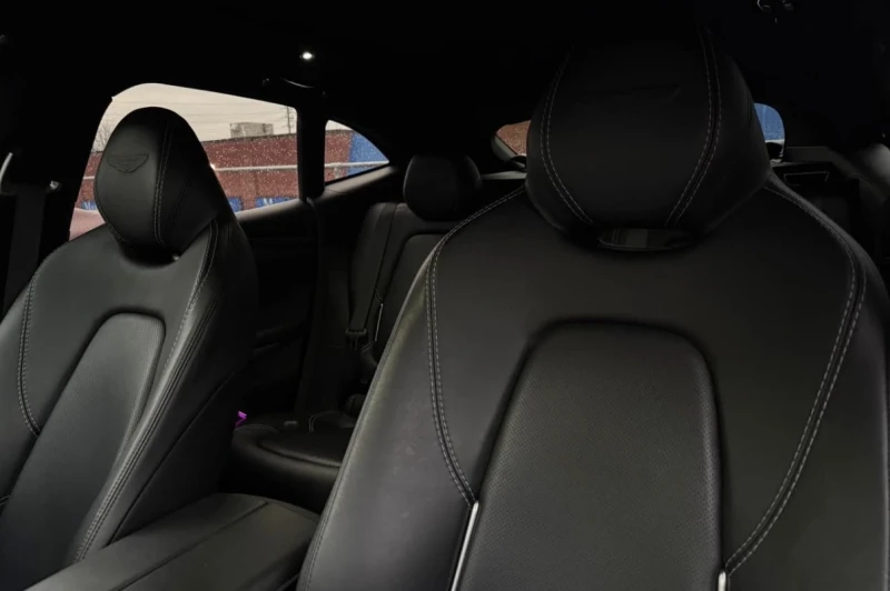 Aston Martin DBX ОБДУХВАНЕ * * CLEAN CARFAX * * АВТО КРЕДИТ * * , снимка 5 - Автомобили и джипове - 52999425