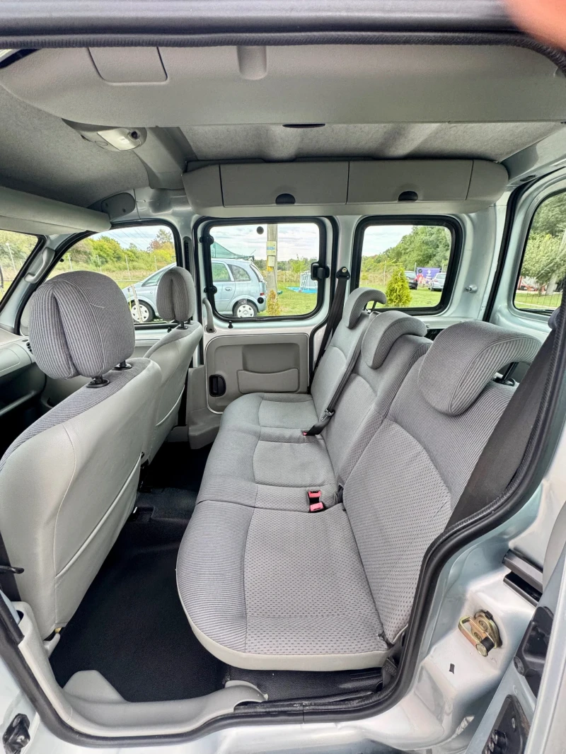 Renault Kangoo 1.4 АВТОМАТ БГ РЕГИСТРАЦИЯ НАПЪЛНО ОБСЛУЖЕН, снимка 12 - Автомобили и джипове - 53008402