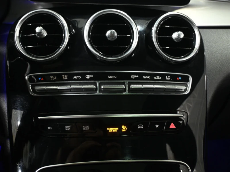 Mercedes-Benz GLC 300 * АвтоКреди* (ЦЕНА ДО БГ), снимка 11 - Автомобили и джипове - 53080355