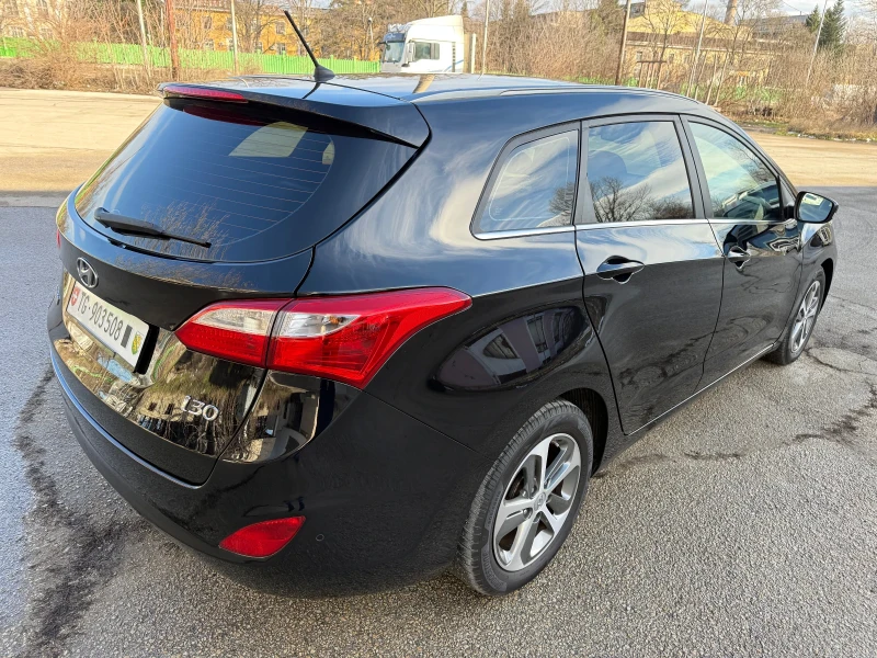 Hyundai I30 1.6 CRDi / AUTOMATIC / FACELIFT, снимка 4 - Автомобили и джипове - 53115084