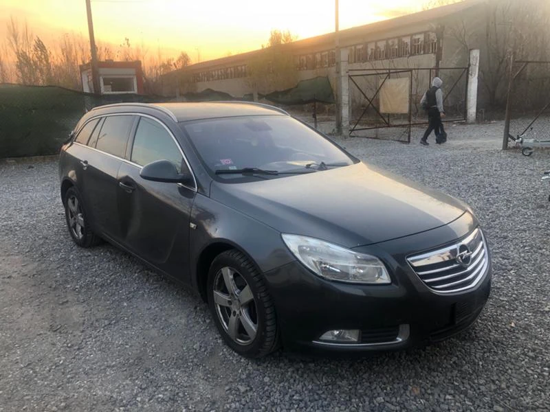 Opel Insignia, снимка 2 - Автомобили и джипове - 46610625