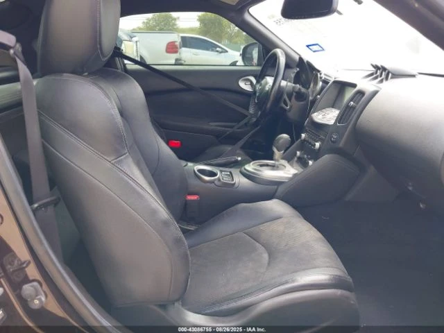 Nissan 370Z Touring - изображение 10