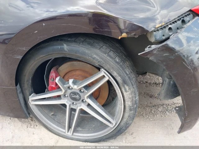 Nissan 370Z Touring - изображение 9