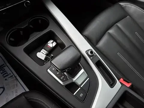 Audi A4 S-Line* Quattro* Камера* Carplay, снимка 12 - Автомобили и джипове - 55601695