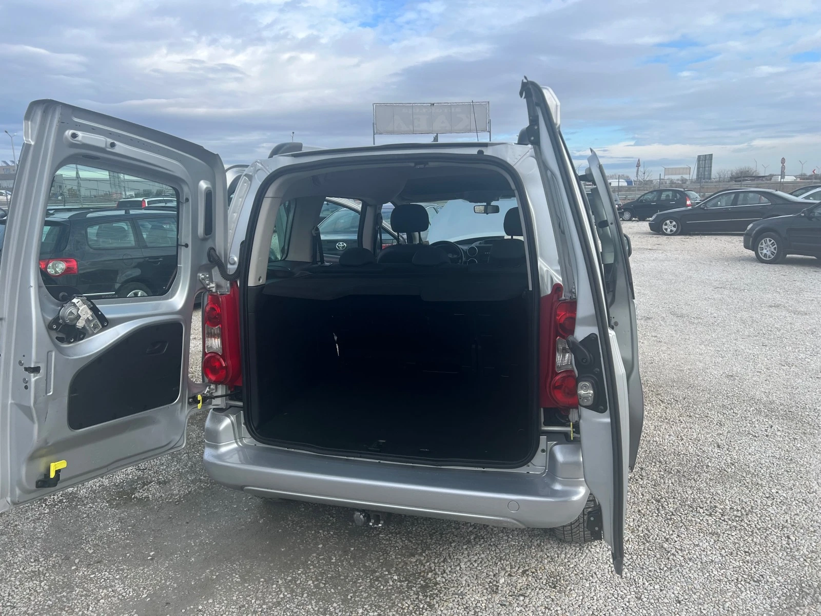 Peugeot Partner 1.6HDI | Mobile.bg — изображение 12