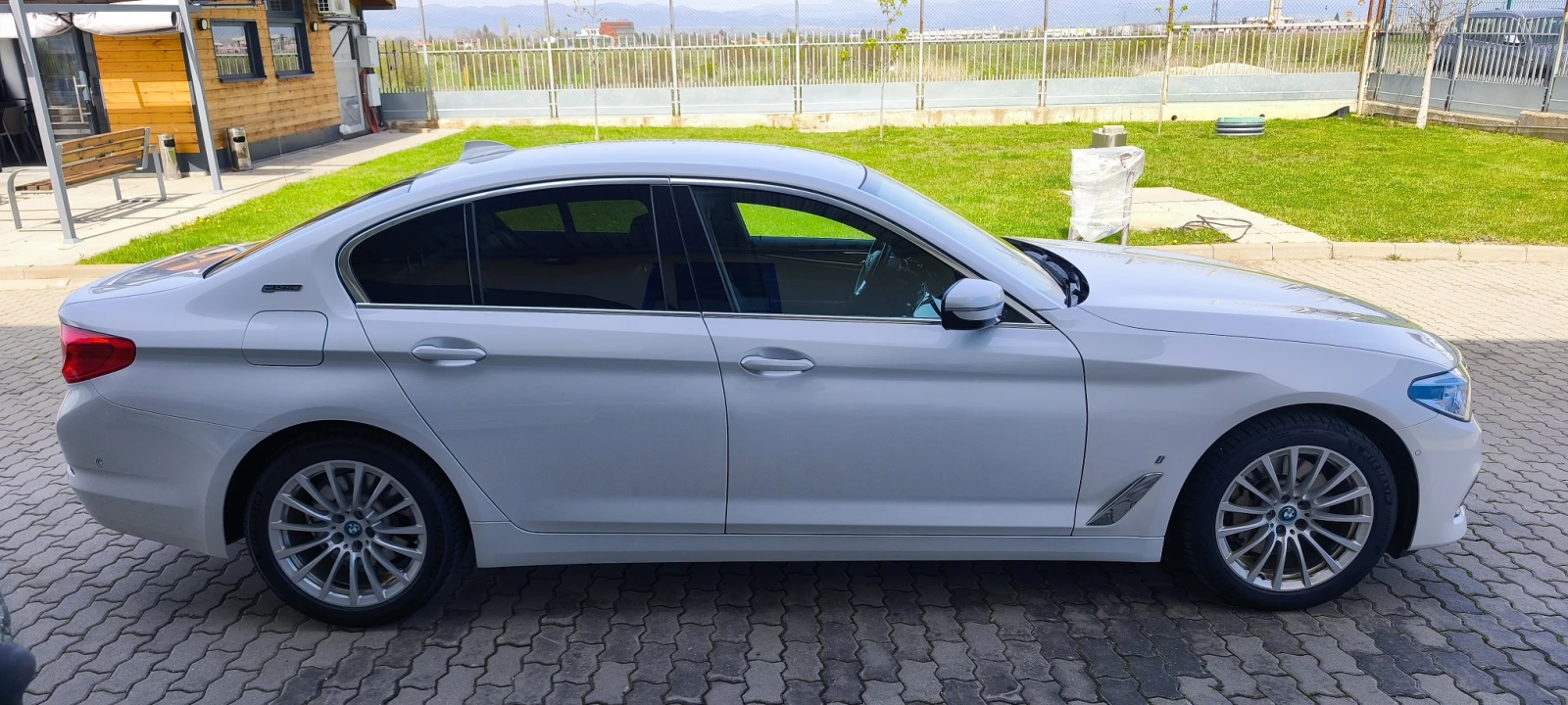 BMW 530E iPerformance 252 к.с. - изображение 7
