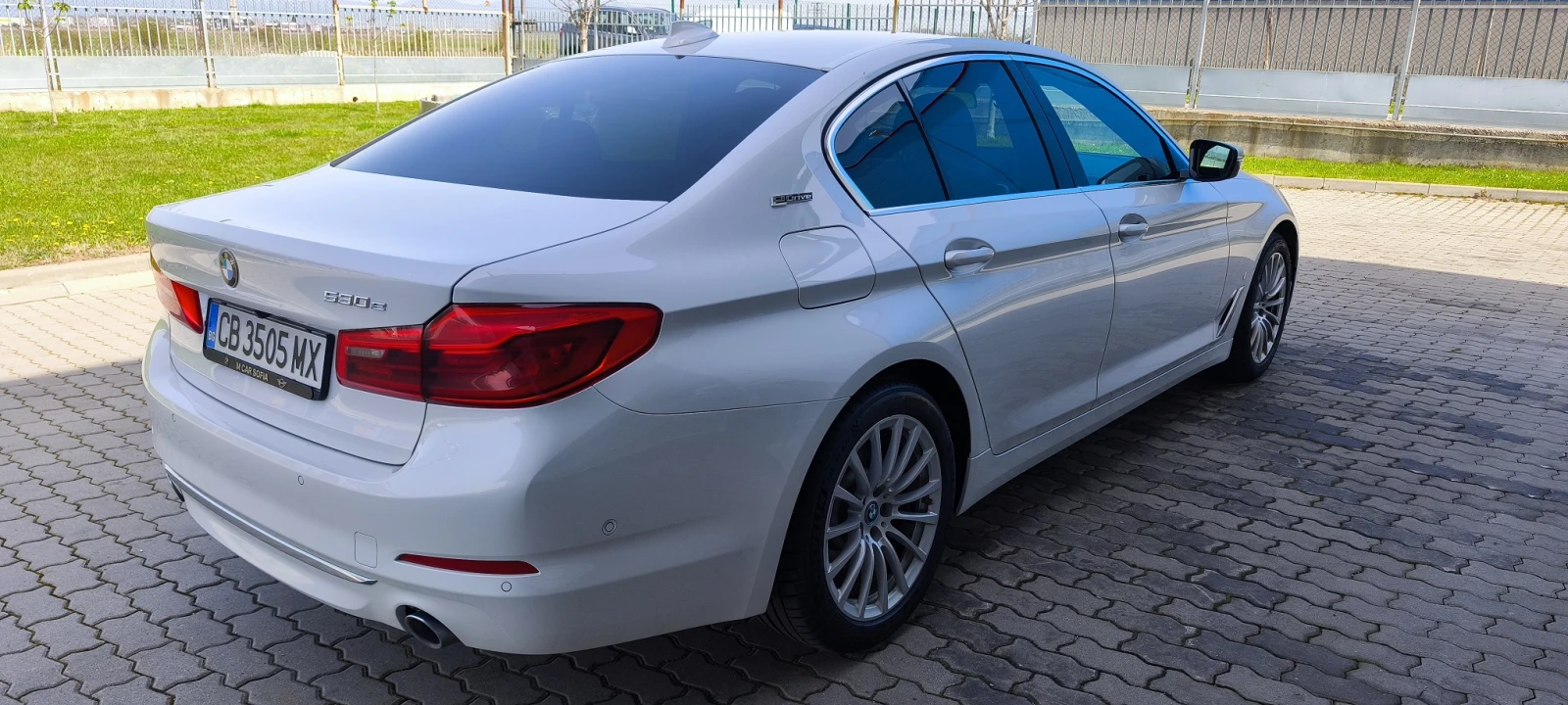 BMW 530E iPerformance 252 к.с. - изображение 6