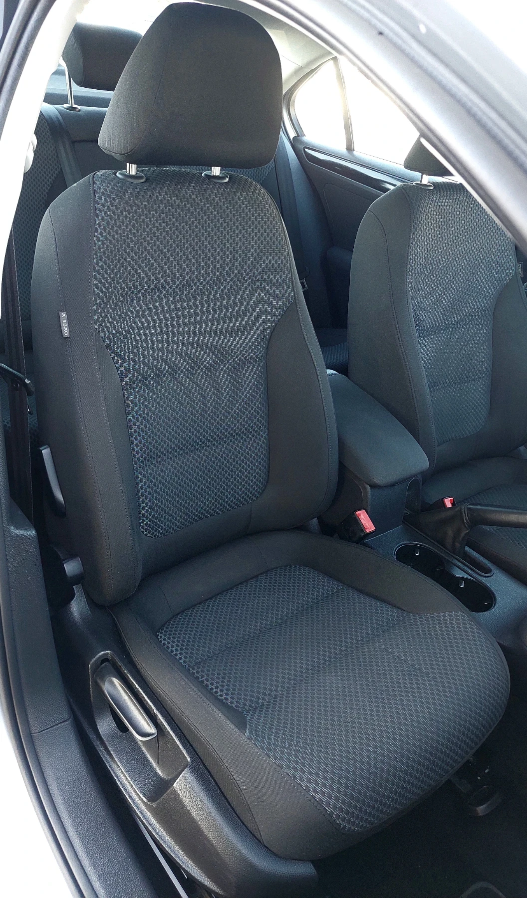 VW Jetta 1.6TDI Euro-5A - изображение 9