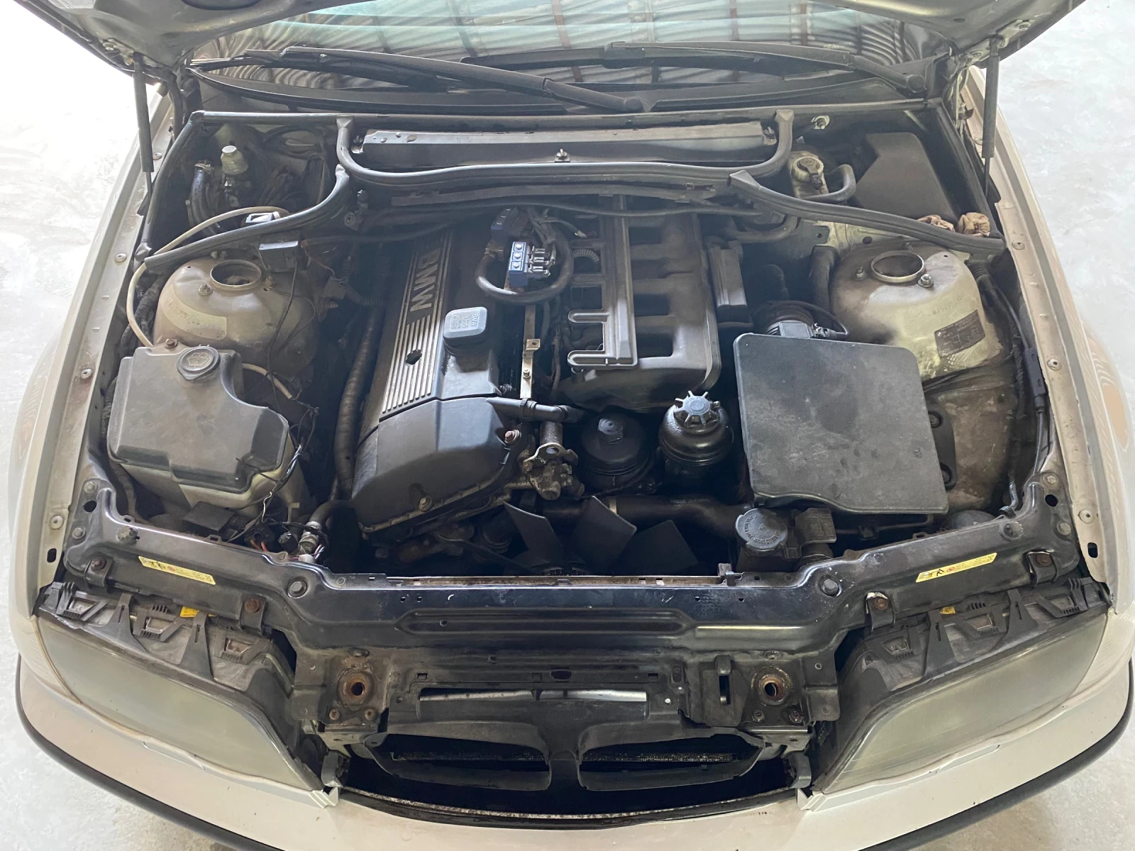 BMW 325  - изображение 6