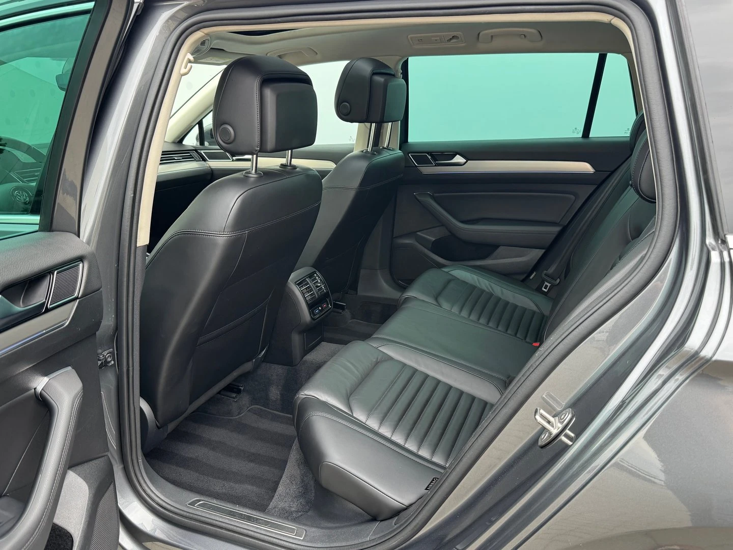 VW Passat VW Passat Var. SS HL 2.0TDI SCR BMT 4MOTION | Mobile.bg � ����������� 9