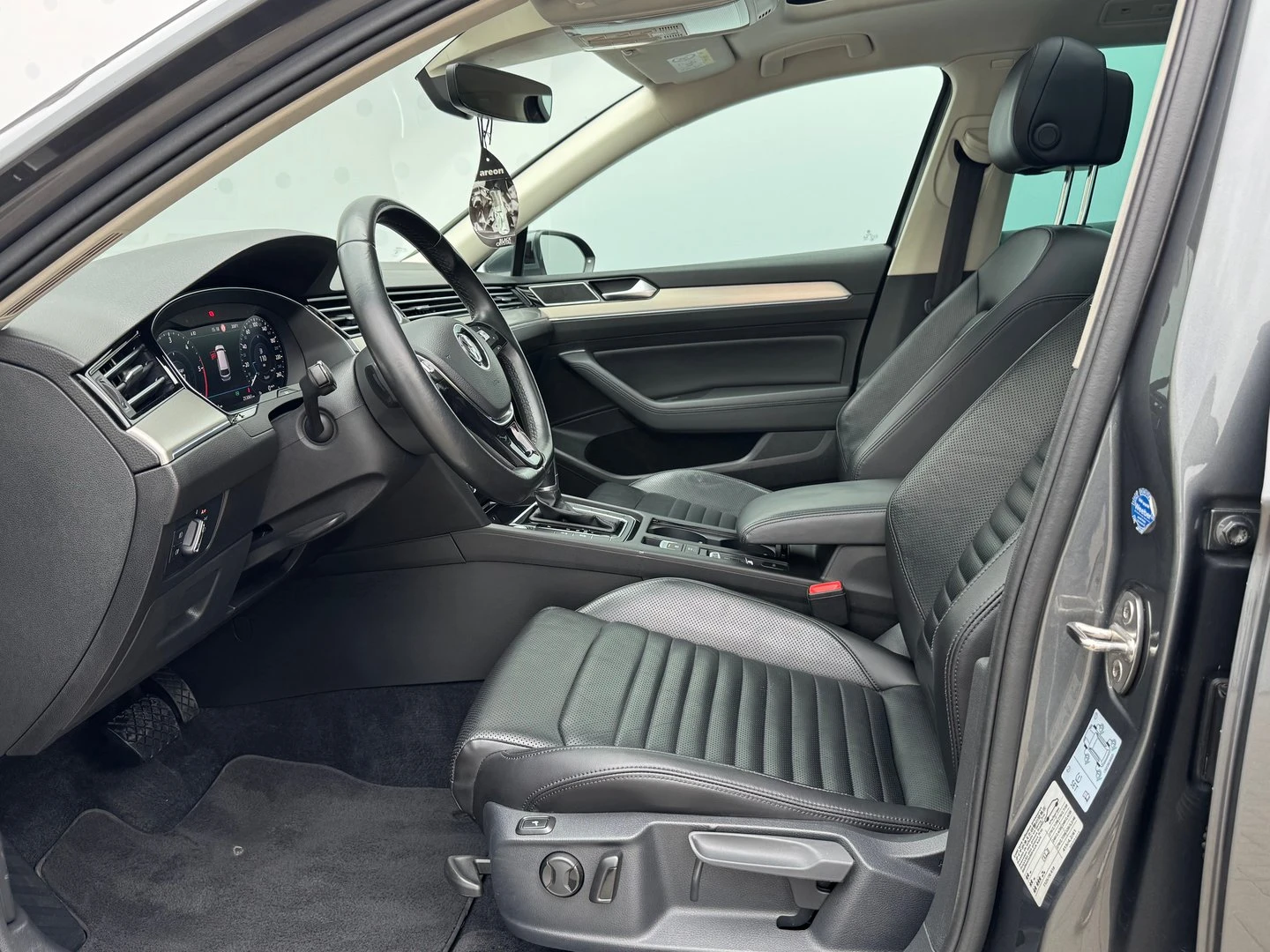VW Passat VW Passat Var. SS HL 2.0TDI SCR BMT 4MOTION, снимка 6 - Автомобили и джипове - 51918541