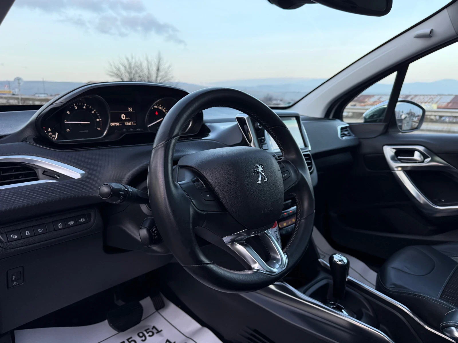 Peugeot 2008 ALLURE-AUTOMAT-109.000km-EURO-6B-PANORAMA - изображение 8