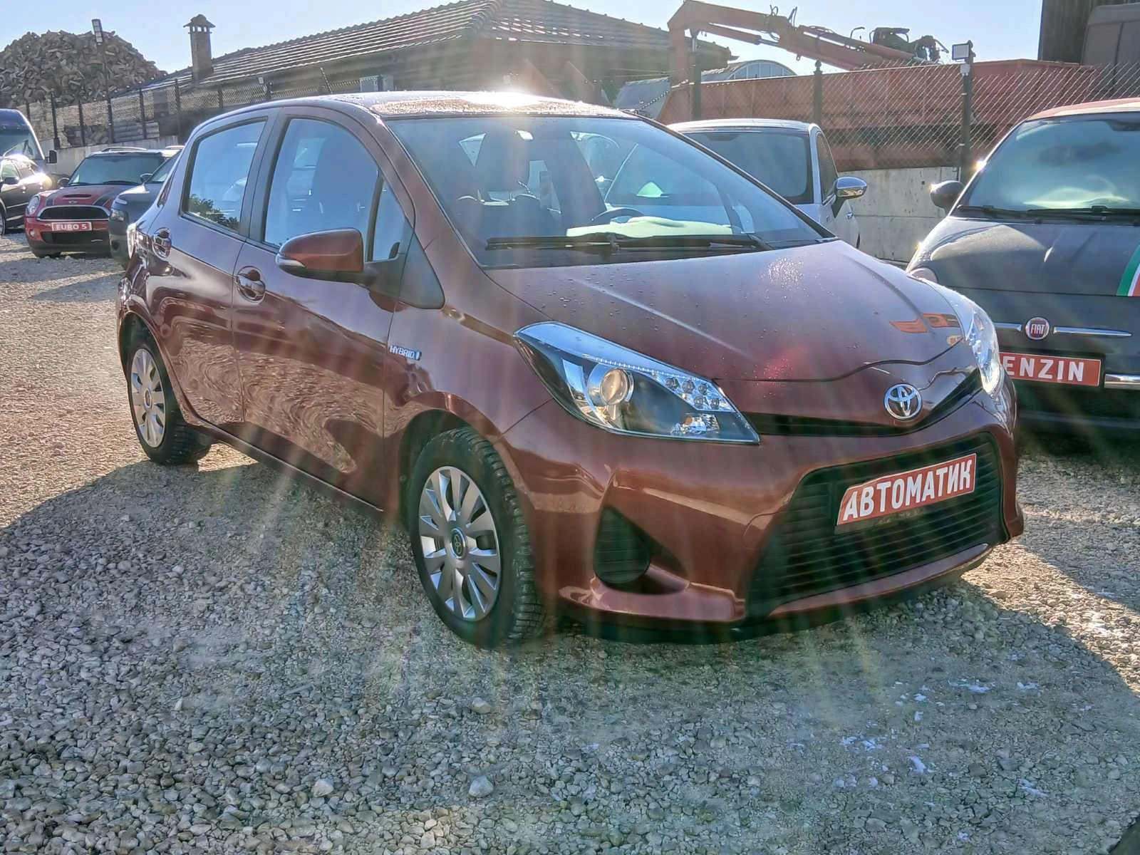 Toyota Yaris АВТОМАТИК ХИБРИД 45К КМ - изображение 2