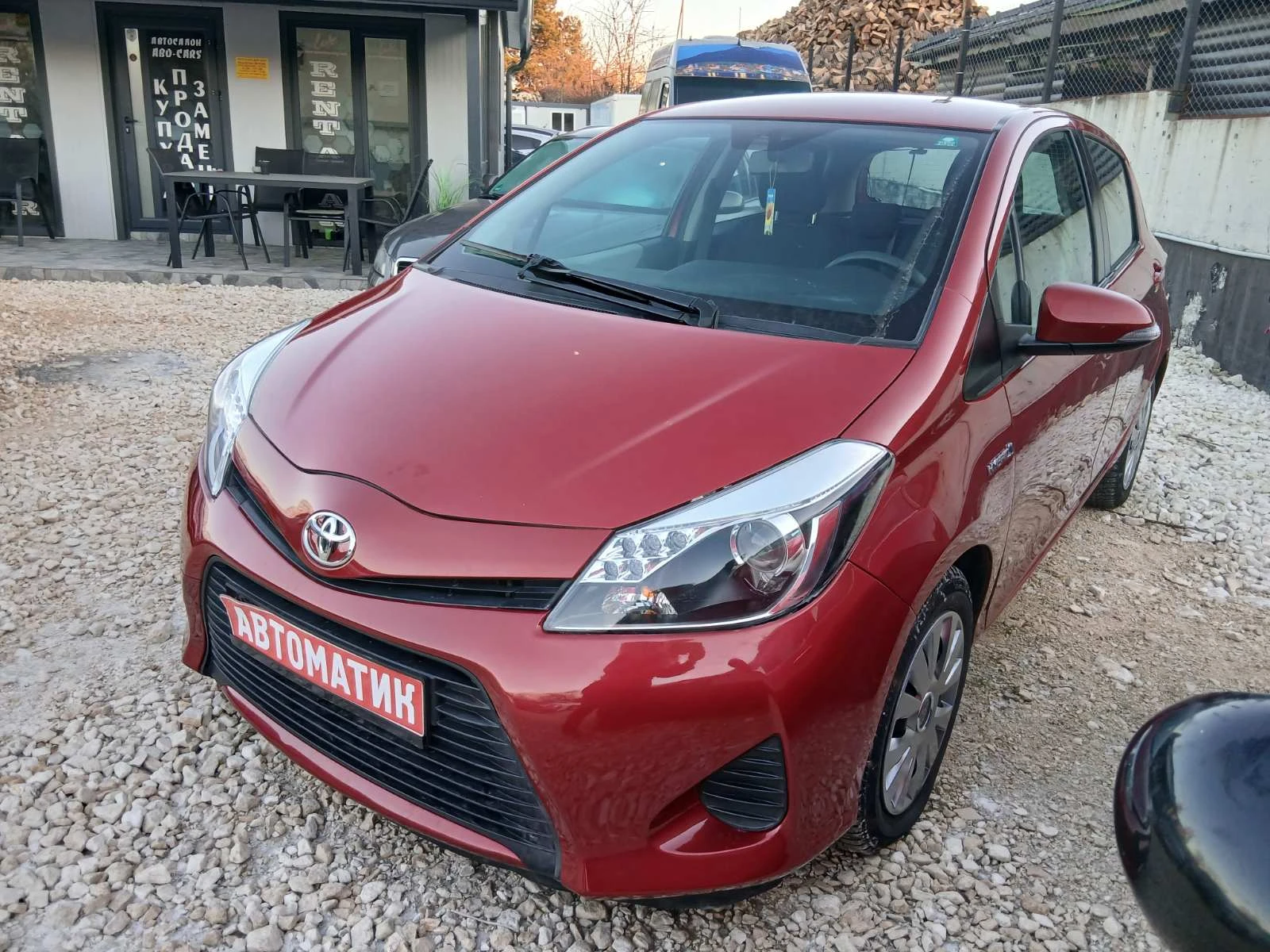 Toyota Yaris АВТОМАТИК ХИБРИД 45К КМ - изображение 4