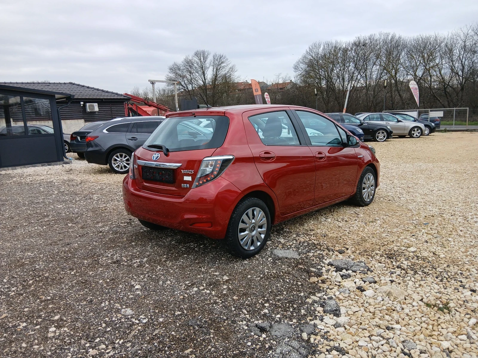 Toyota Yaris АВТОМАТИК ХИБРИД 45К КМ - изображение 7