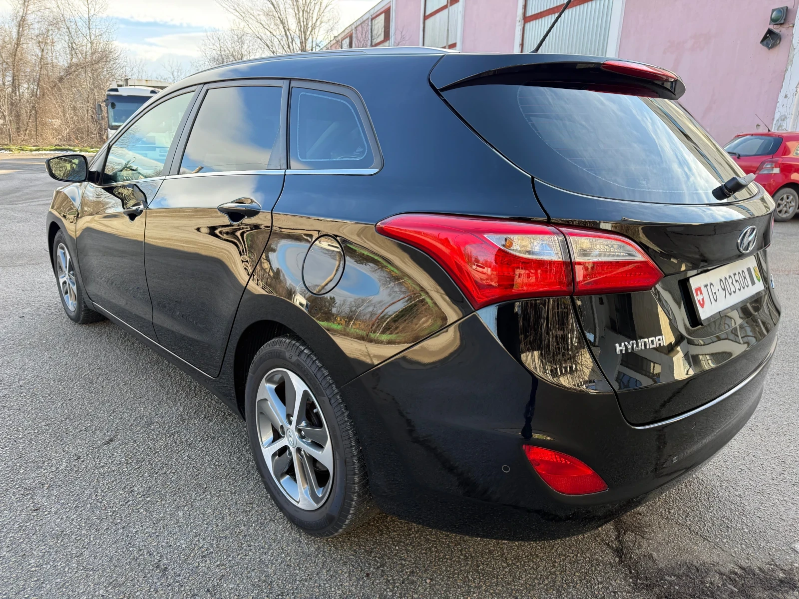 Hyundai I30 1.6 CRDi / AUTOMATIC / FACELIFT - изображение 5